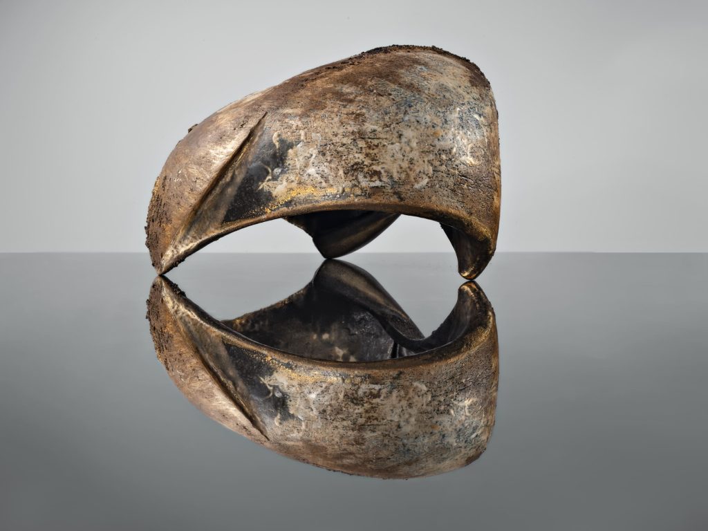Walking on water - Sculpture Paola Masi