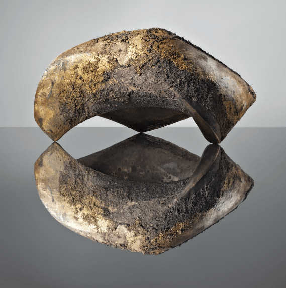 Walking on water - sculpture Paola Masi